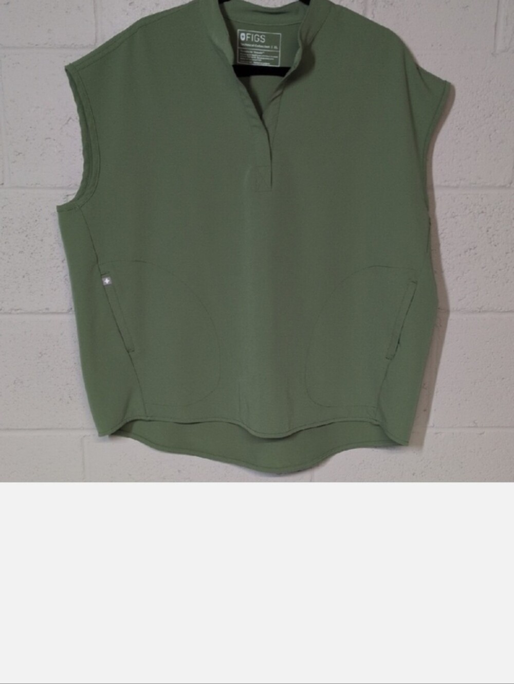 FIGS Rafaela Oversized Scrub Top - XL - EUC - Fern - Picture 4 of 8